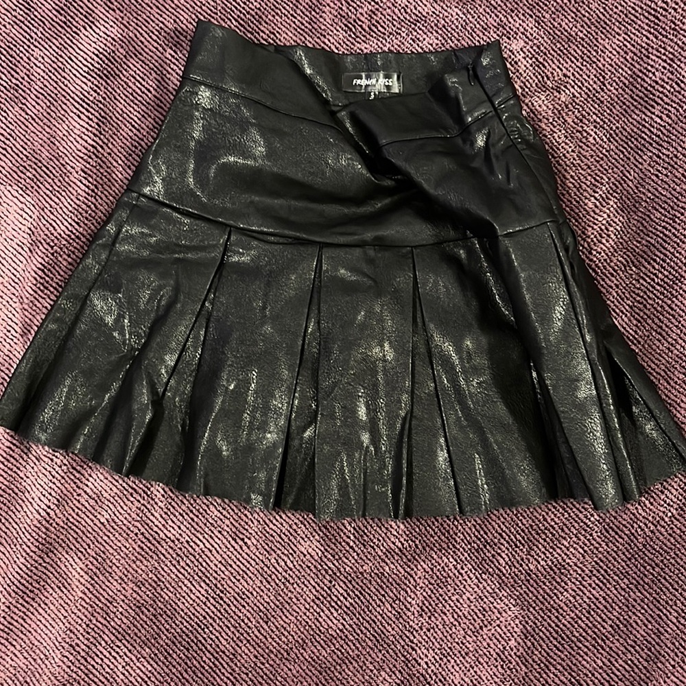 Black leather skirt, small